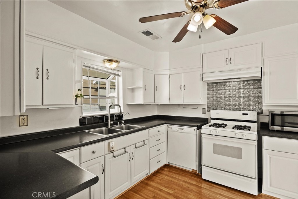 24 Grand Avenue Property Photo 11
