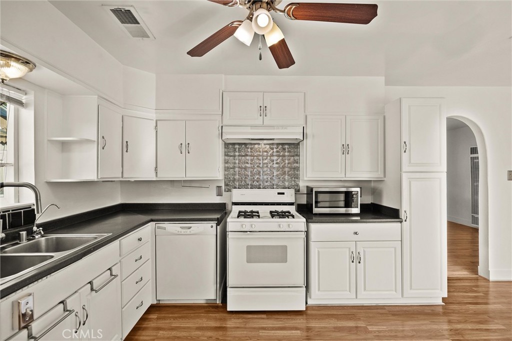 24 Grand Avenue Property Photo 12