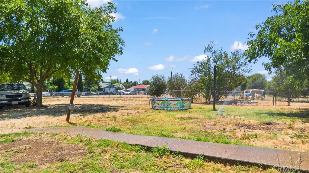 711 Grand Property Photo 4