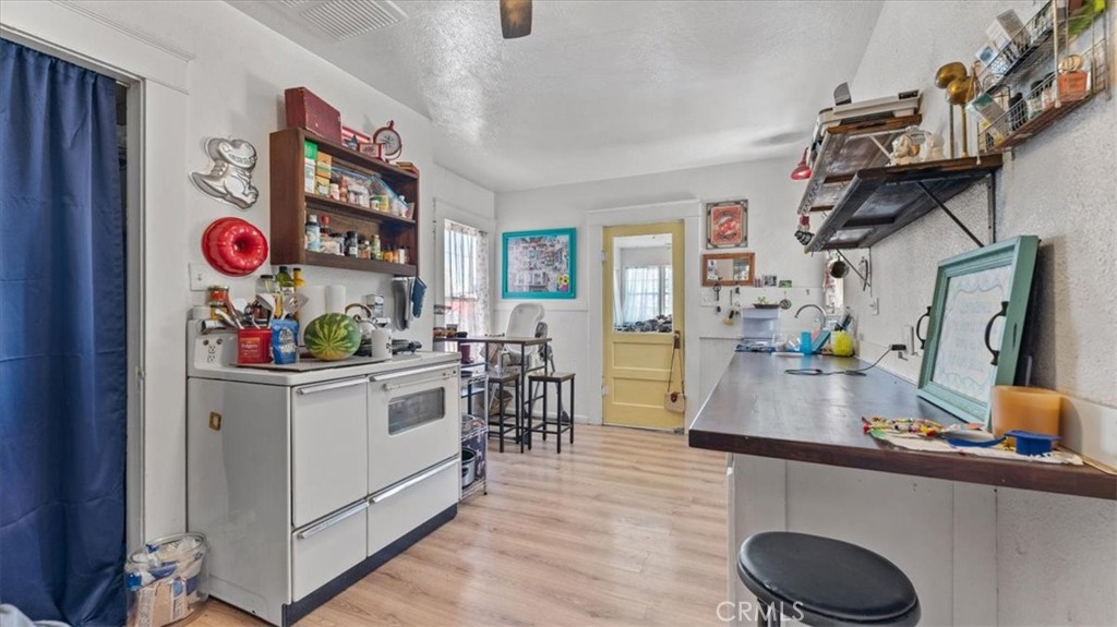 711 Grand Property Photo 11