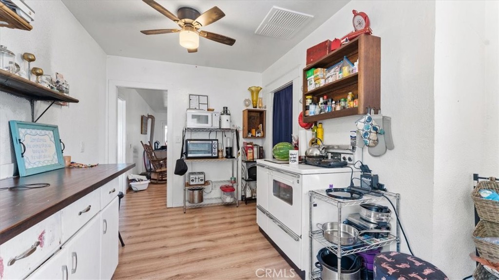 711 Grand Property Photo 18
