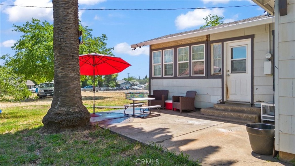711 Grand Property Photo 21