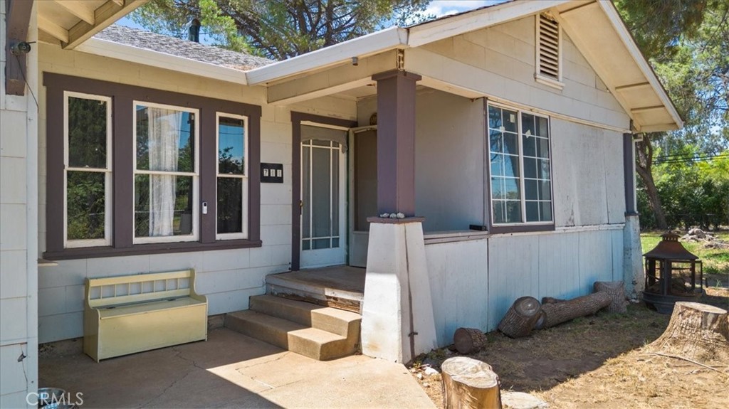 711 Grand Property Photo 22