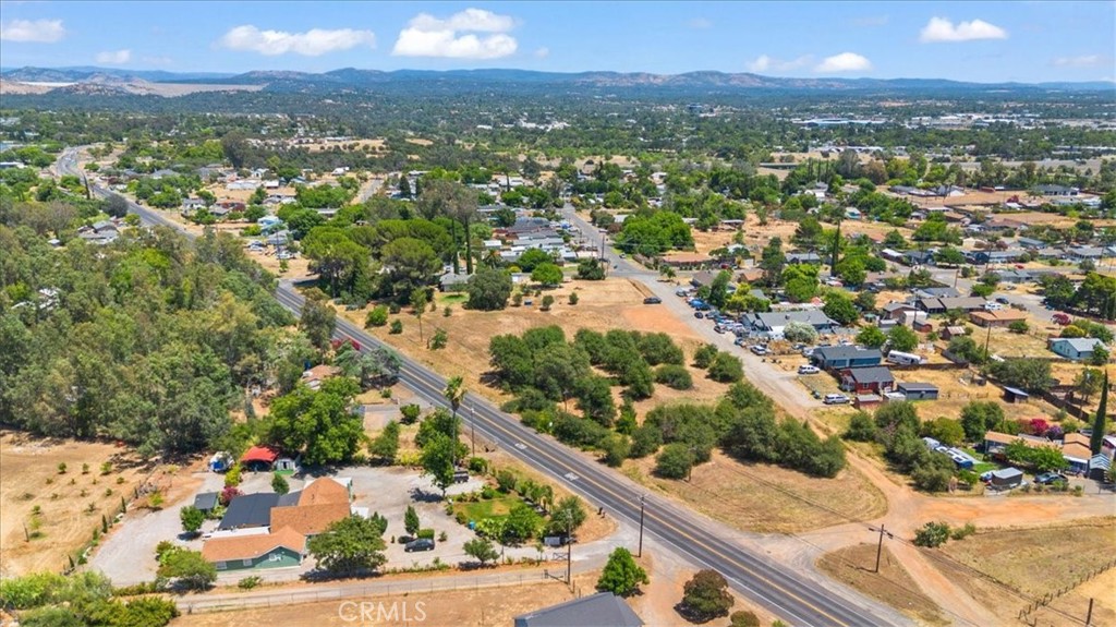 711 Grand Property Photo 25