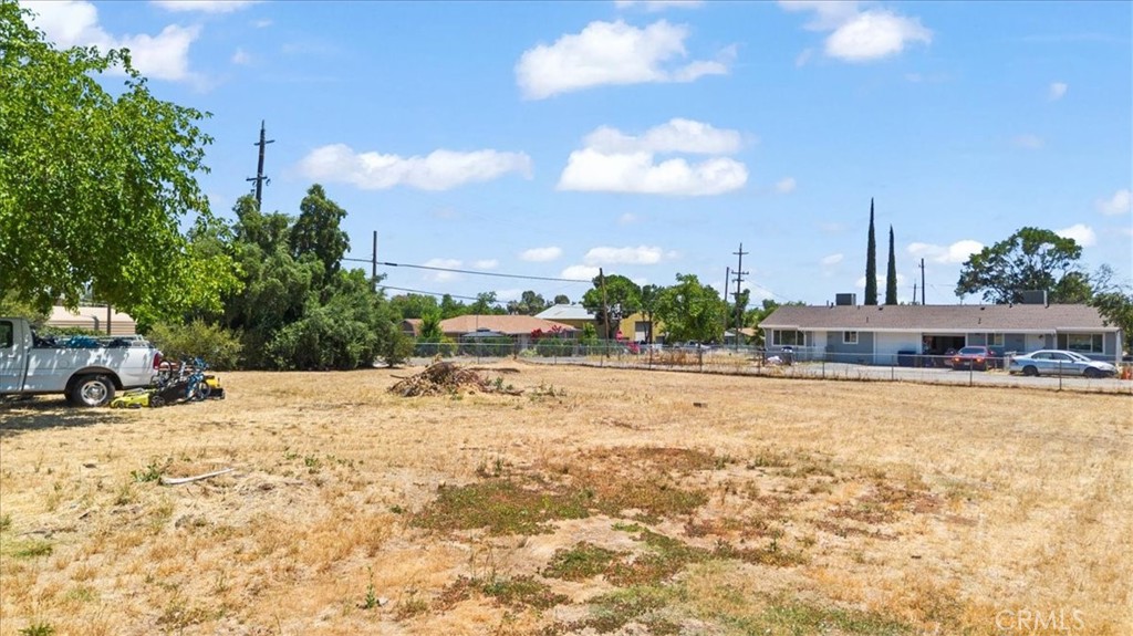 711 Grand Property Photo 26