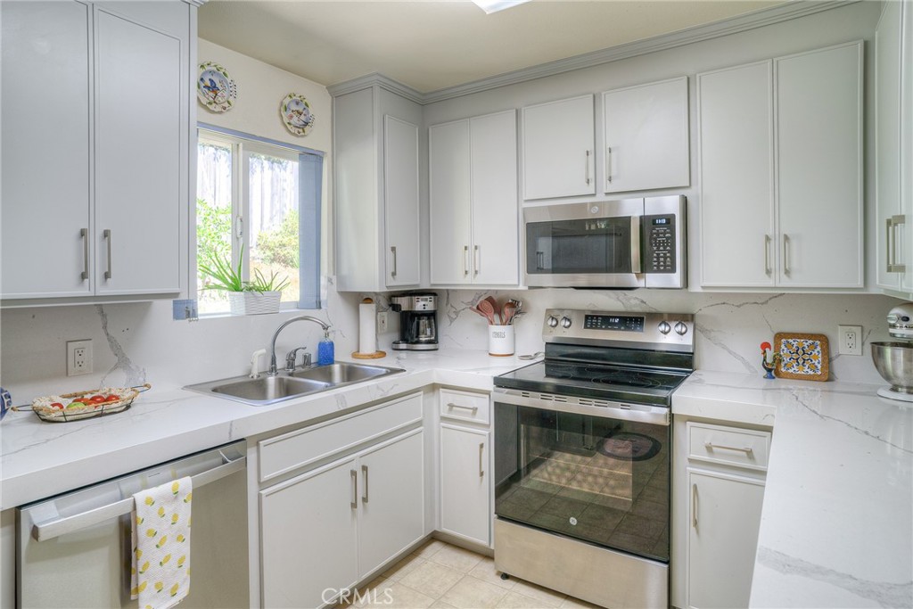 26 Zepher Property Photo 14