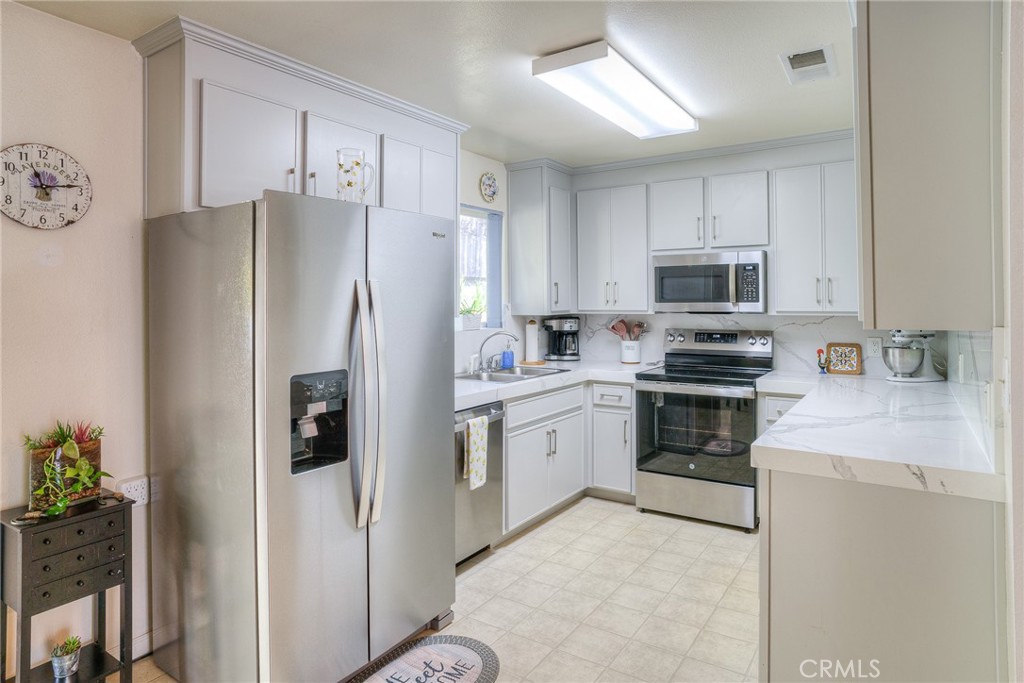 26 Zepher Property Photo 15