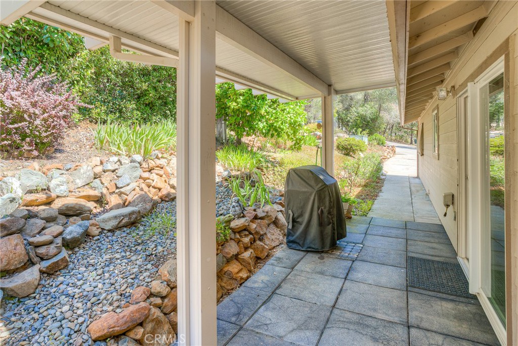 26 Zepher Property Photo 17
