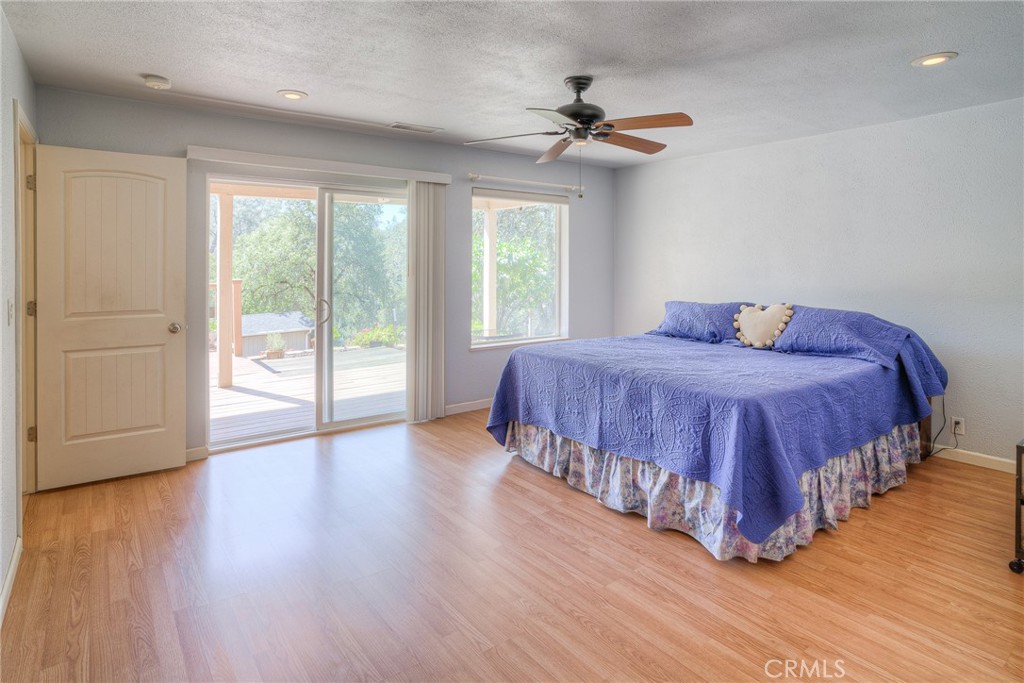 26 Zepher Property Photo 18