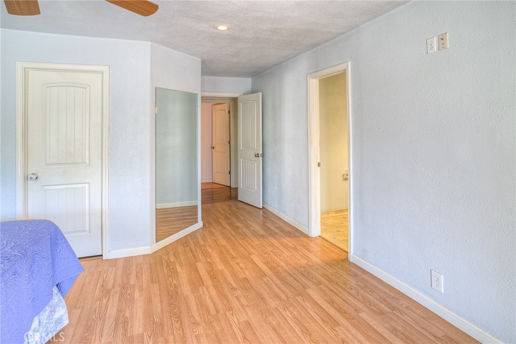 26 Zepher Property Photo 19