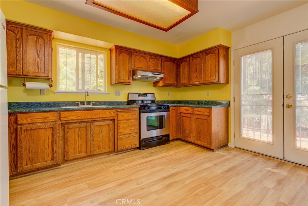 1895 Encina Grande Property Photo 8