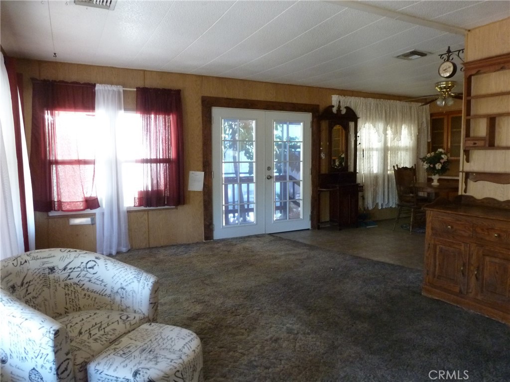 111 Cottonwood Circle Property Photo 7