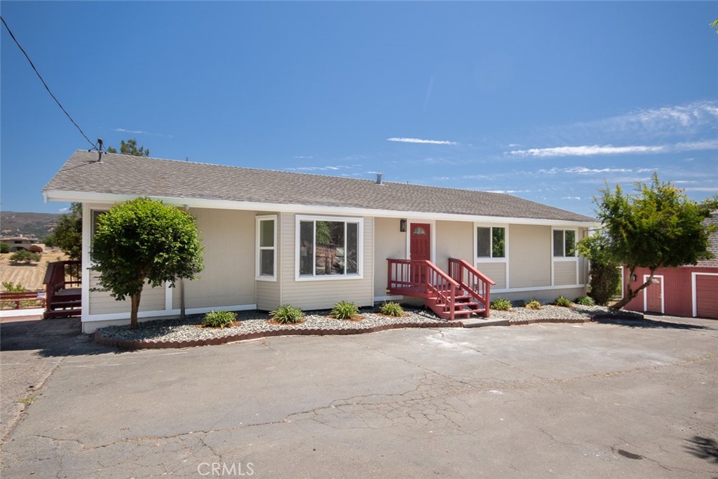 1111 Hardman Avenue Property Photo 2