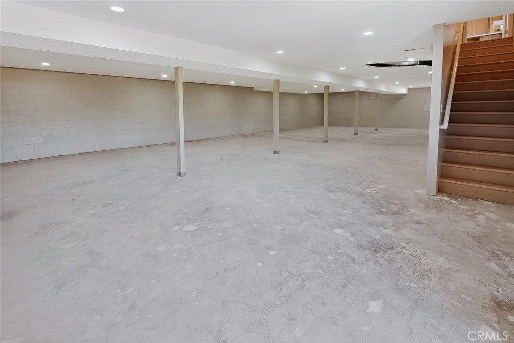 1111 Hardman Avenue Property Photo 8