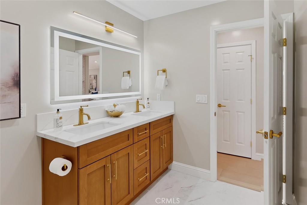 1111 Hardman Avenue Property Photo 28