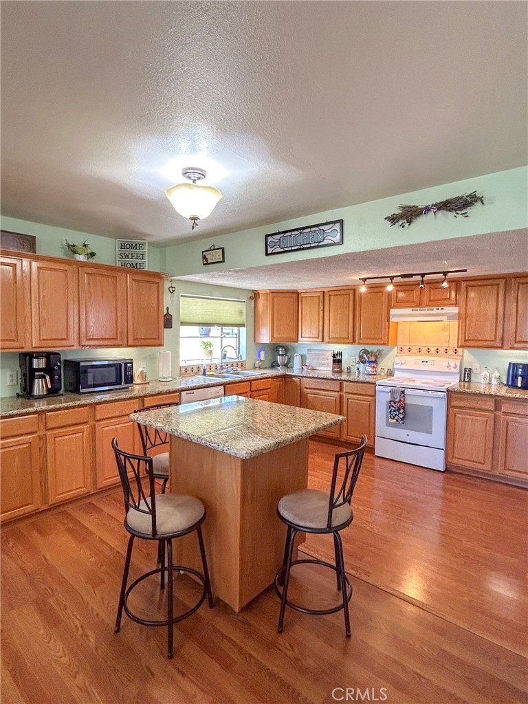 565 Main Property Photo 16