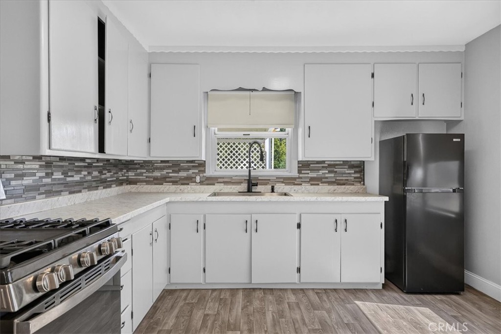 555 Pacific Property Photo 8