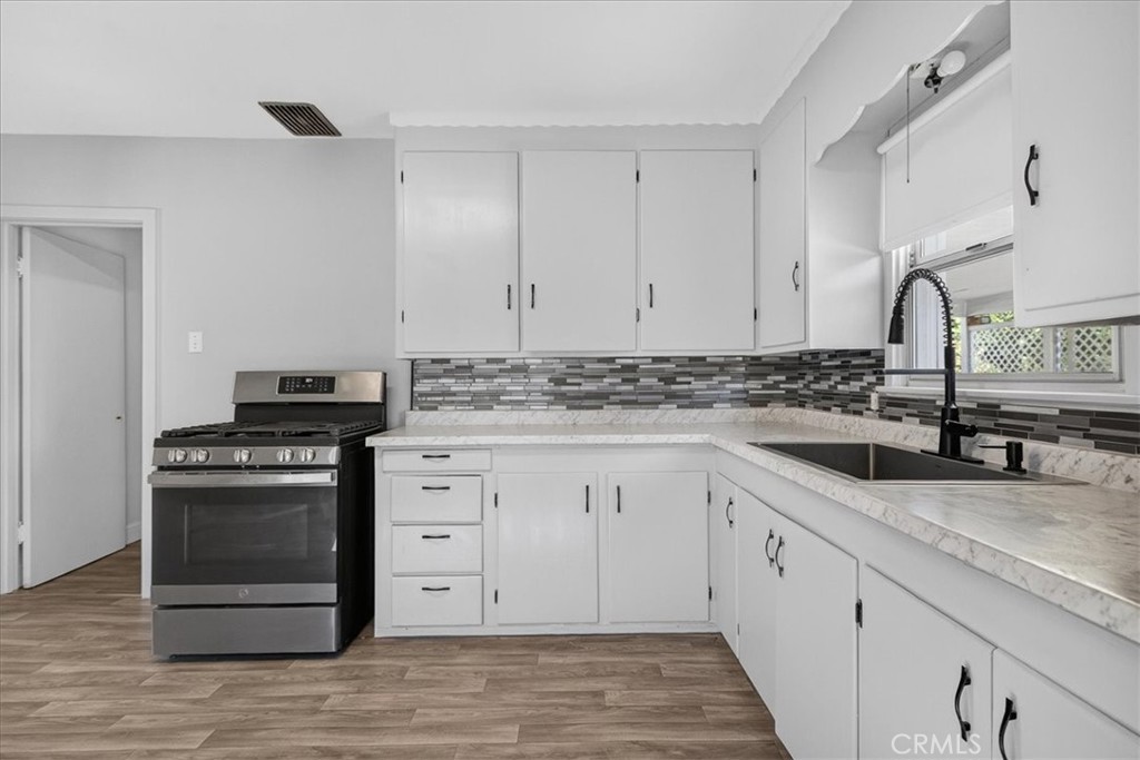 555 Pacific Property Photo 10