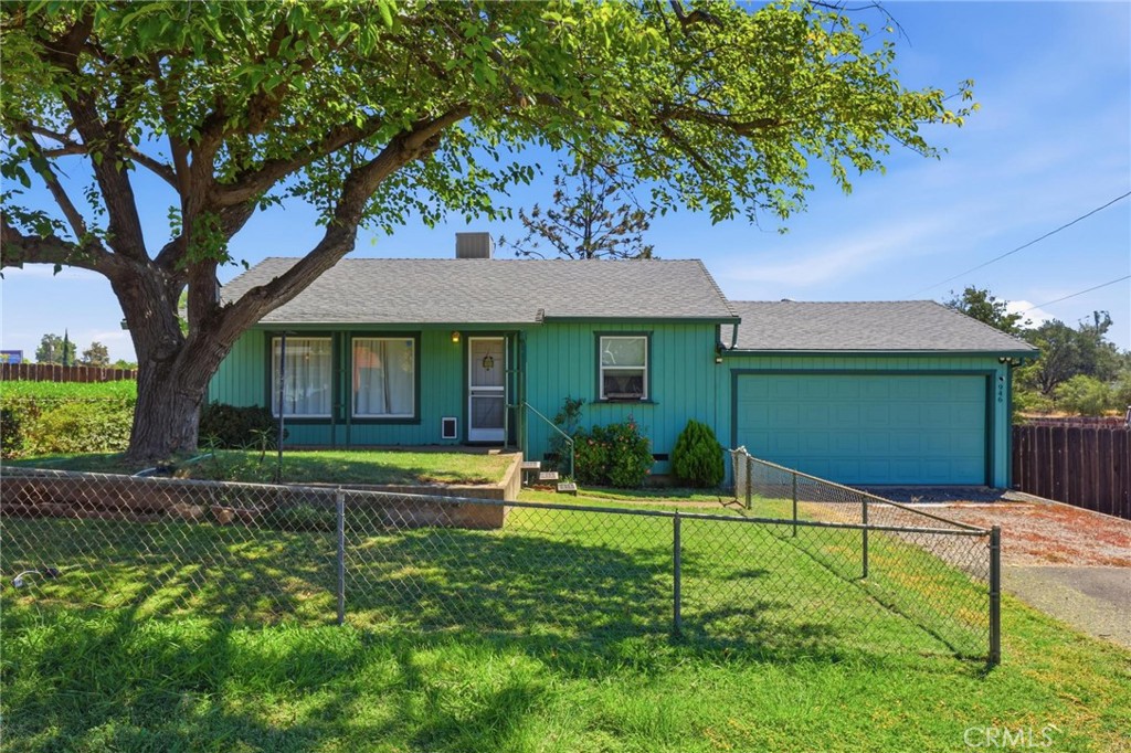 946 14th Property Photo 4