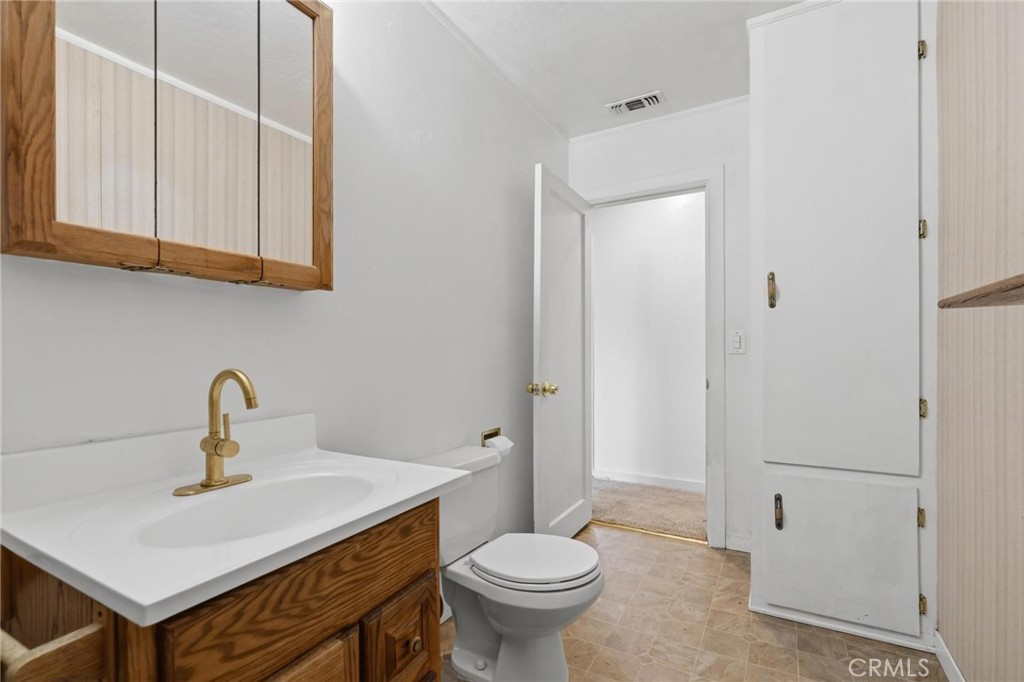 946 14th Property Photo 14