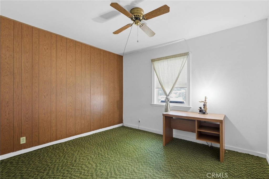 946 14th Property Photo 17