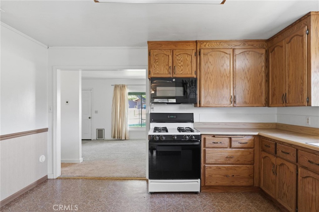 946 14th Property Photo 30