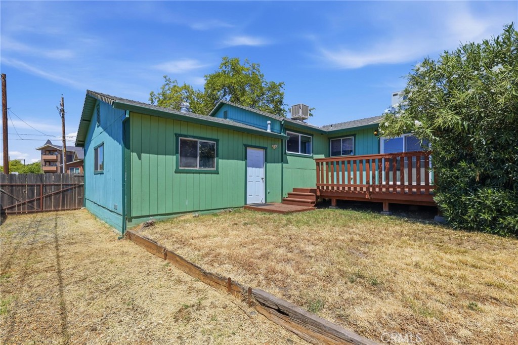 946 14th Property Photo 36