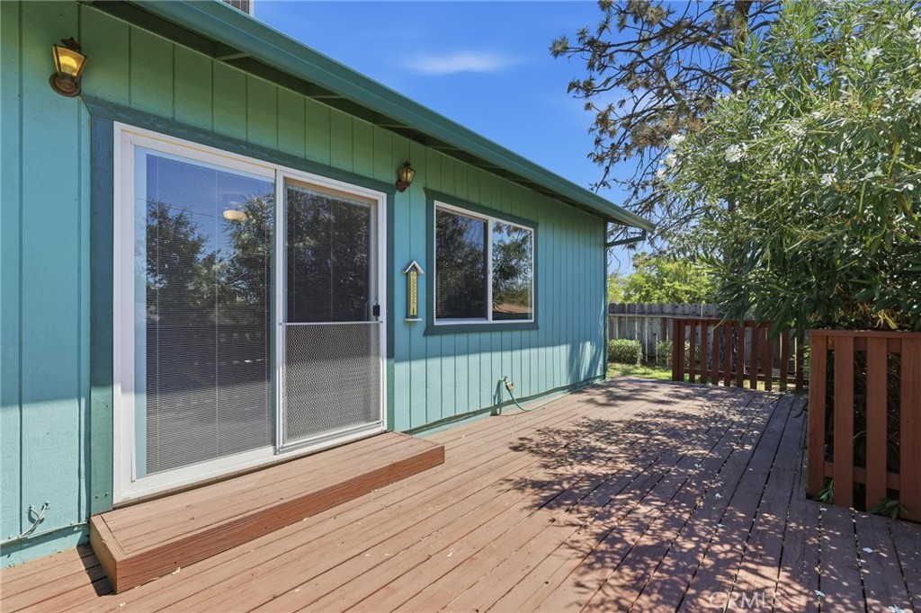 946 14th Property Photo 37
