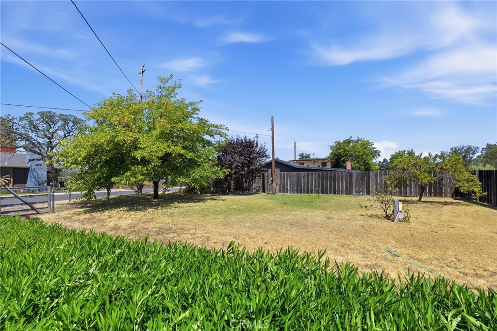 946 14th Property Photo 41