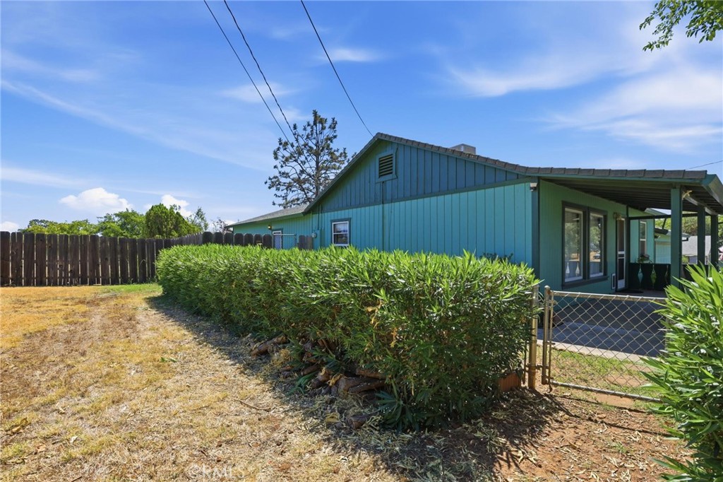 946 14th Property Photo 46
