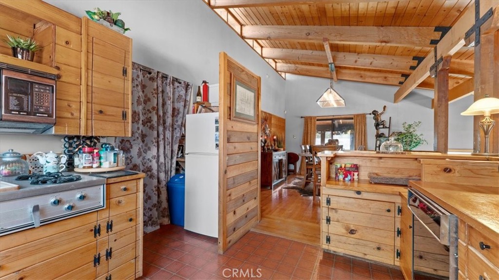8438 Santos Dumont Way Property Photo 11