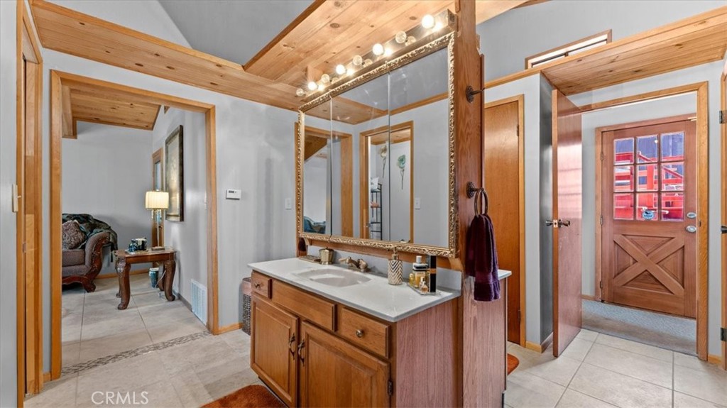 8438 Santos Dumont Way Property Photo 40