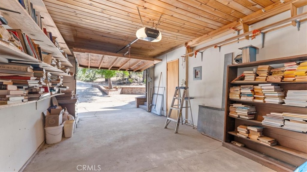 8438 Santos Dumont Way Property Photo 52