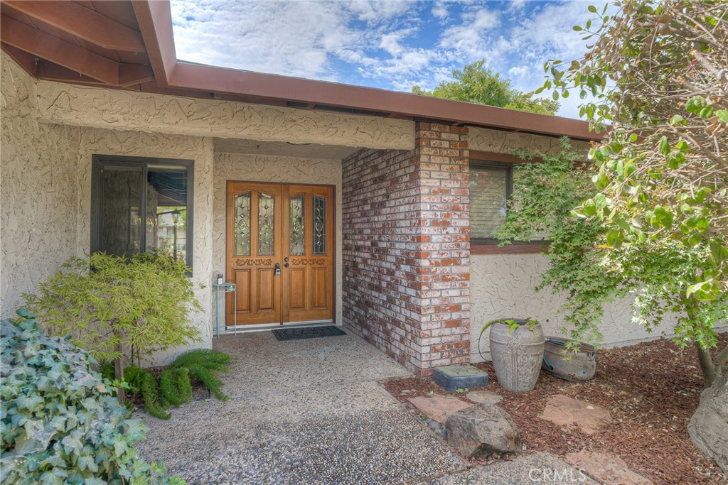 805 Madrone Avenue Property Photo 4