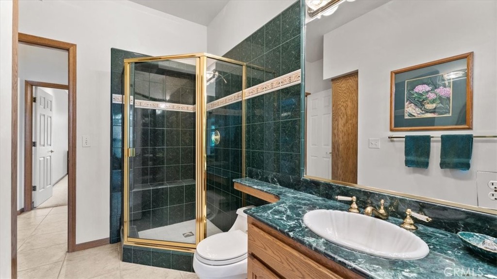 172 Ward Boulevard Property Photo 17