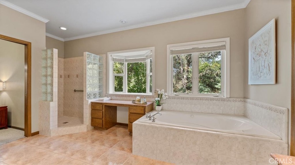 172 Ward Boulevard Property Photo 22