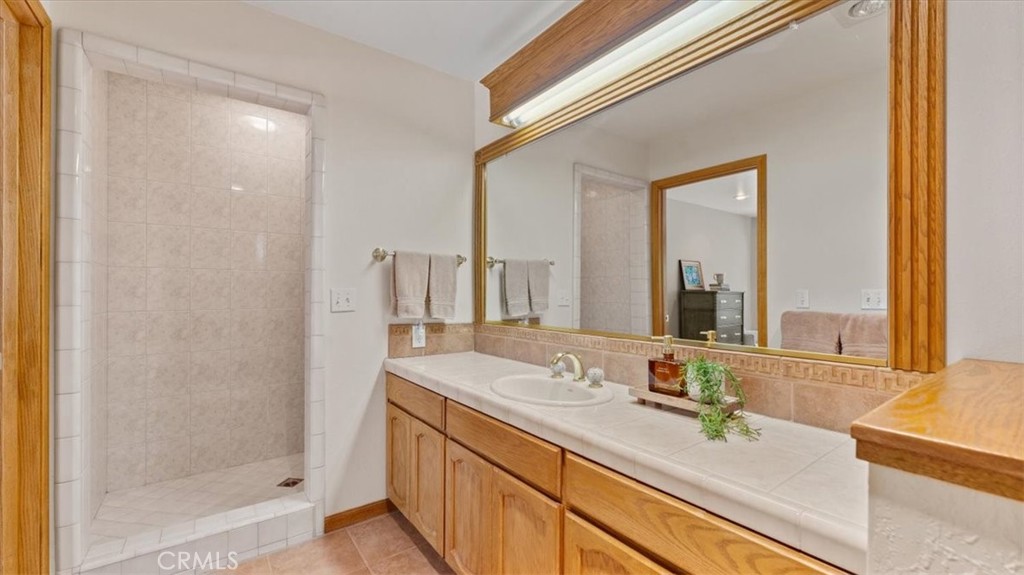 172 Ward Boulevard Property Photo 37