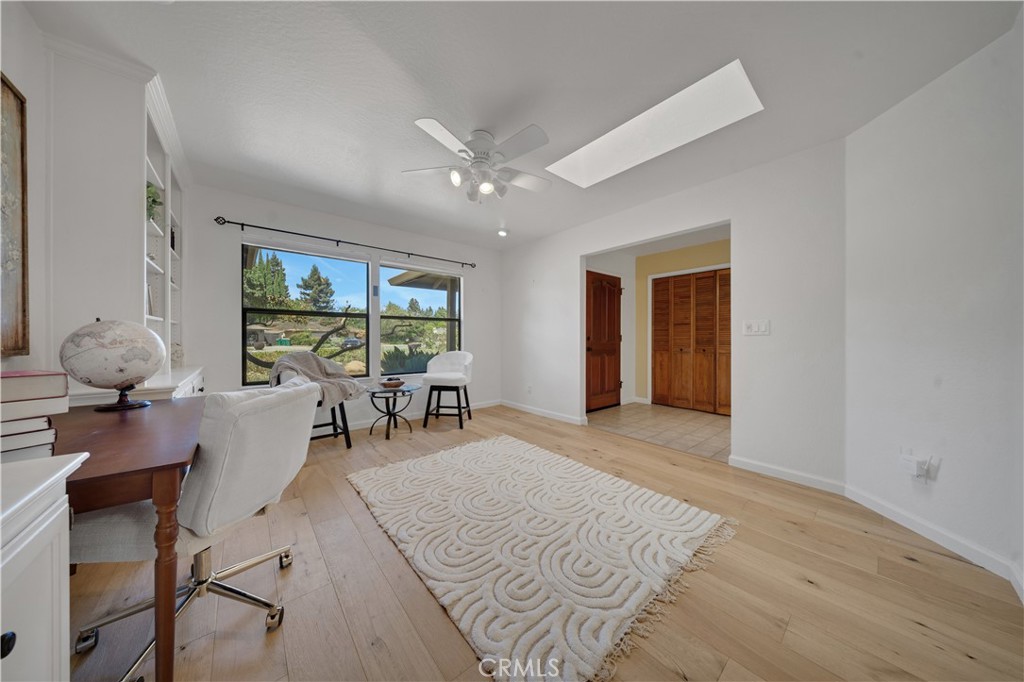 645 Black Oak Drive Property Photo 4