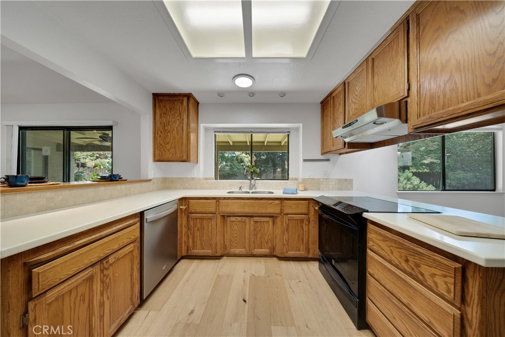 645 Black Oak Drive Property Photo 14