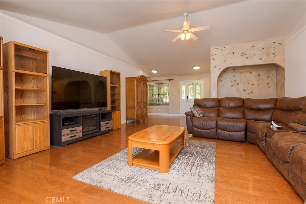 4965 Tami Property Photo 7