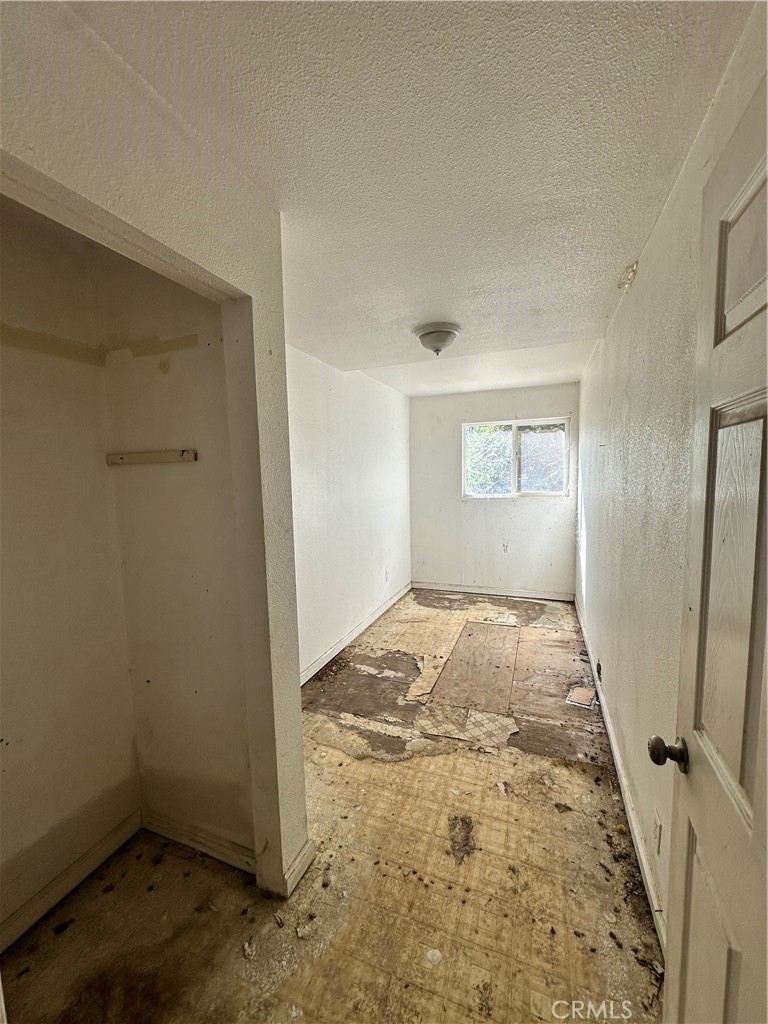 70 Graystone Lane Property Photo 4