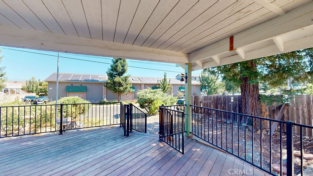 2450 Cottage Drive Property Photo 5