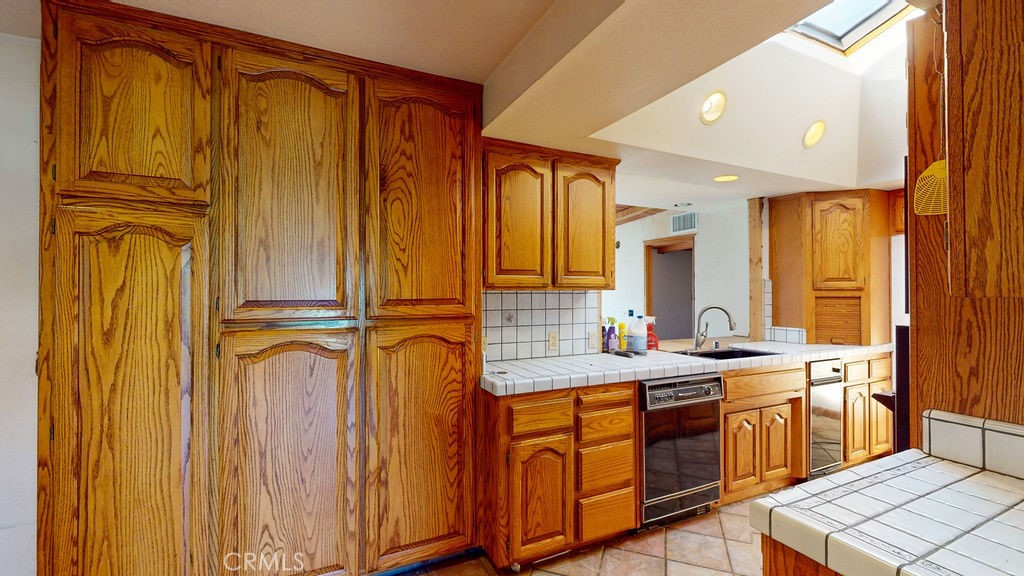 2450 Cottage Drive Property Photo 13