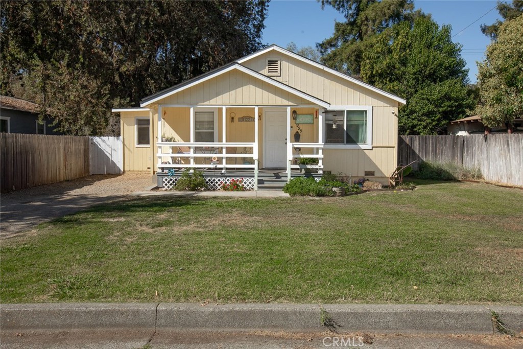 955 Oregon Property Photo 4