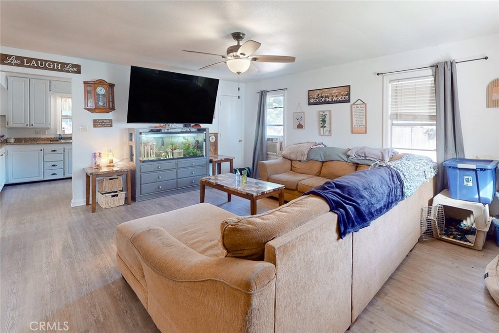 955 Oregon Property Photo 7
