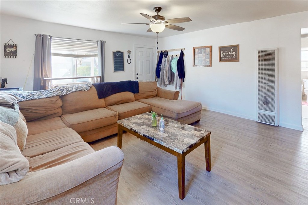 955 Oregon Property Photo 9