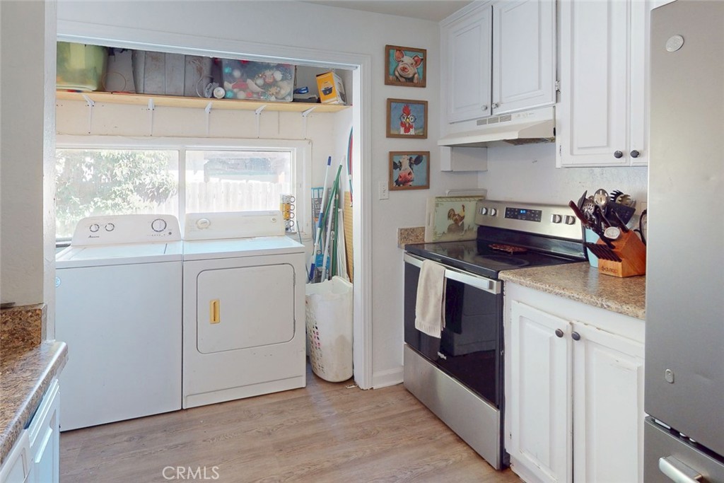 955 Oregon Property Photo 13