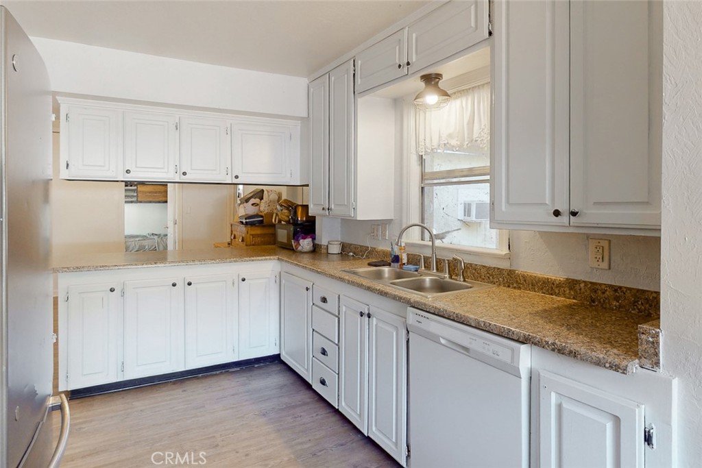 955 Oregon Property Photo 14