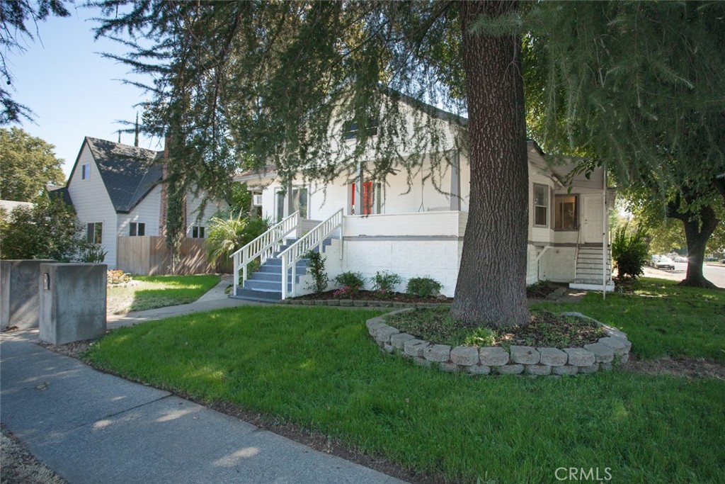 1585 Sycamore Street Property Photo 4