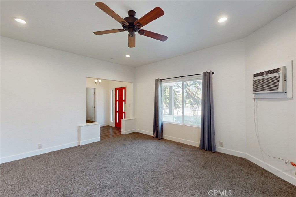 1585 Sycamore Street Property Photo 12